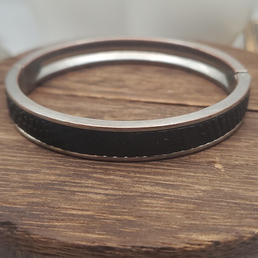 Moccasin bracelet hinge bangle‎ B2037